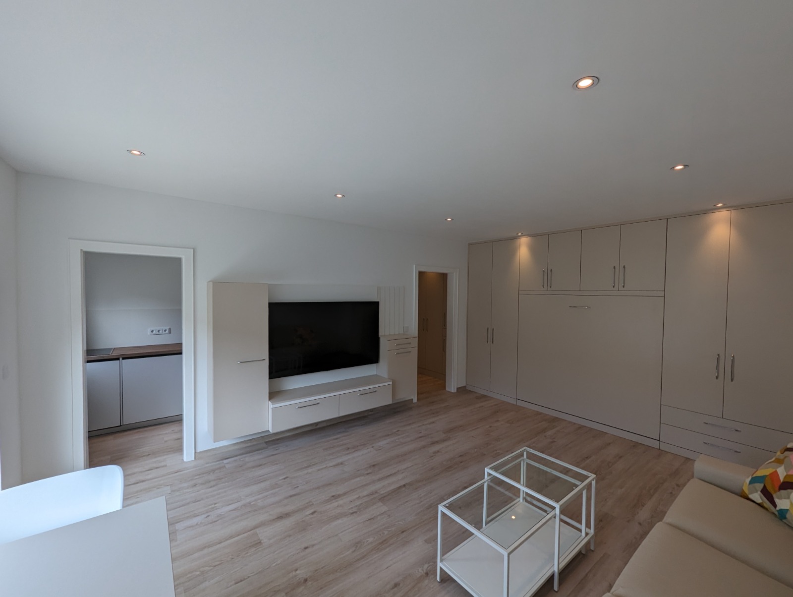 Möblierte Ein-Zimmer-Wohnung in Wandsbek mit Balkon, Garten und hochwertiger Ausstattung (All-Incl.)